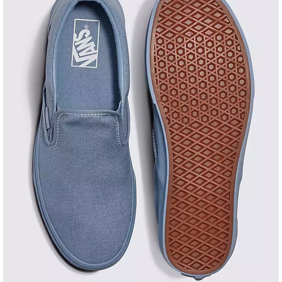 Van’s WMNS Classic Slip-On
Pastel Mono Dusty Blue
VN000CT5DSB
Sneakers - Picture 6 of 16